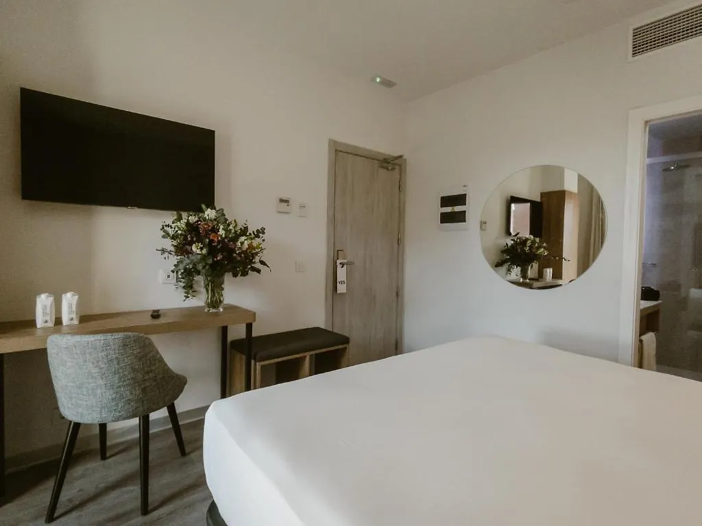 Petit Palace Vargas Sevilla 2*,